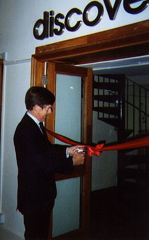 Professor Sir Alec Broers, Vice-Chancellor of the University, cuts the ribbon